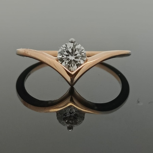 ROYAL V RING