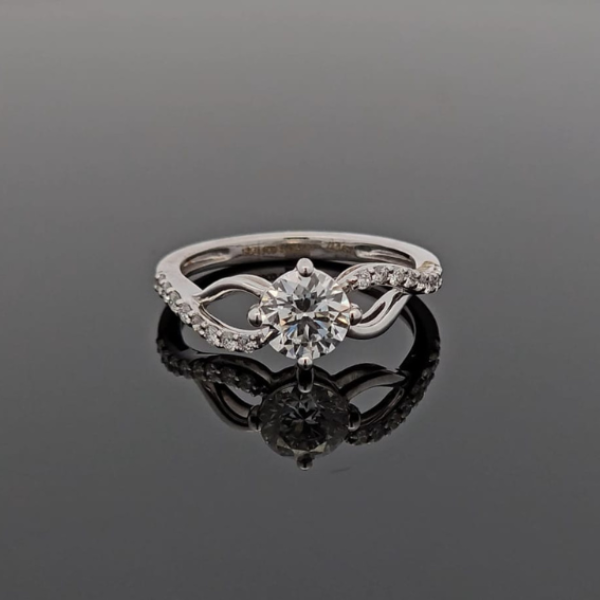 CROWNED SOLITAIRE RING